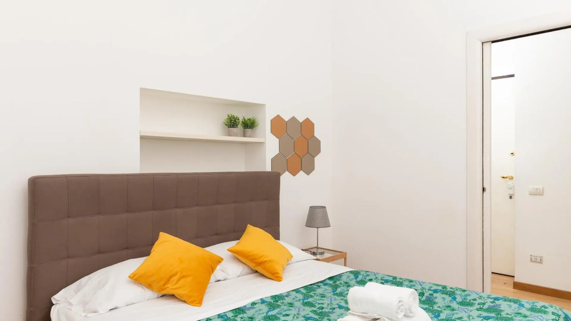 Free Parking Exclusive Apartment Magritte Style Milan