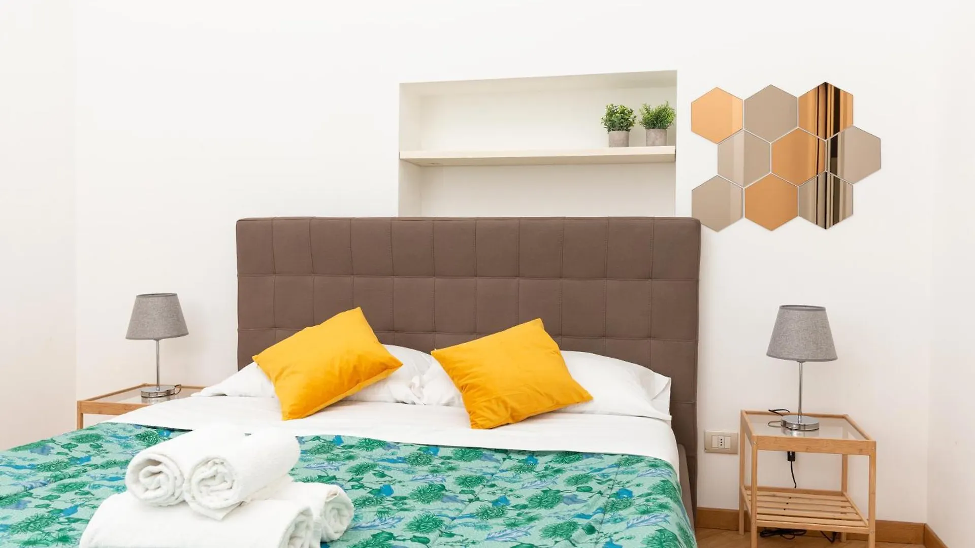Free Parking Exclusive Apartment Magritte Style Milan