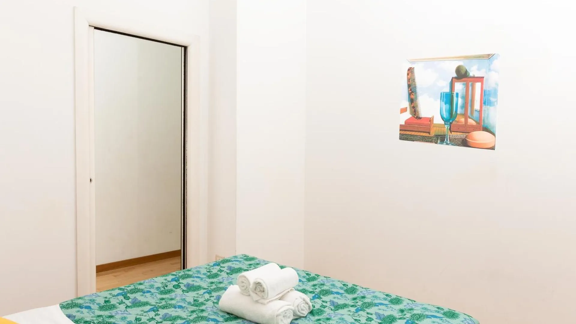 Free Parking Exclusive Apartment Magritte Style Μιλάνο Ιταλία