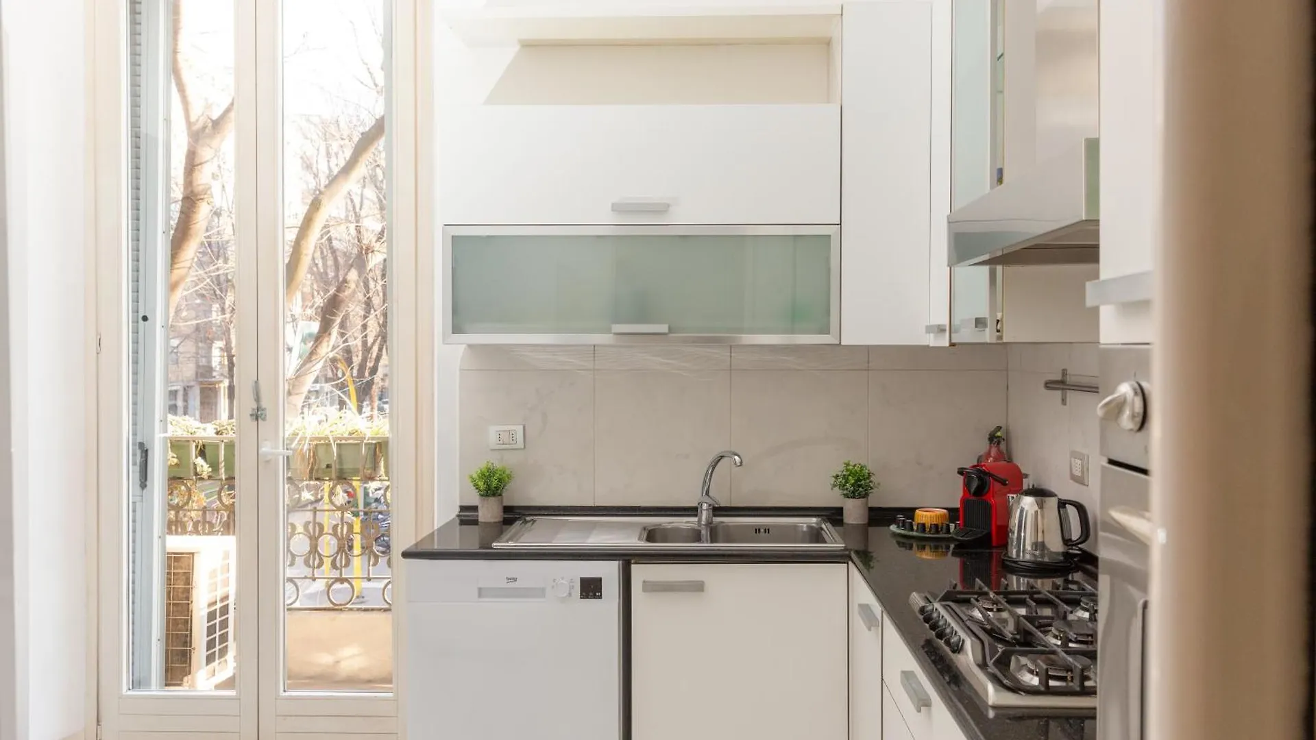Free Parking Exclusive Apartment Magritte Style Μιλάνο Ιταλία