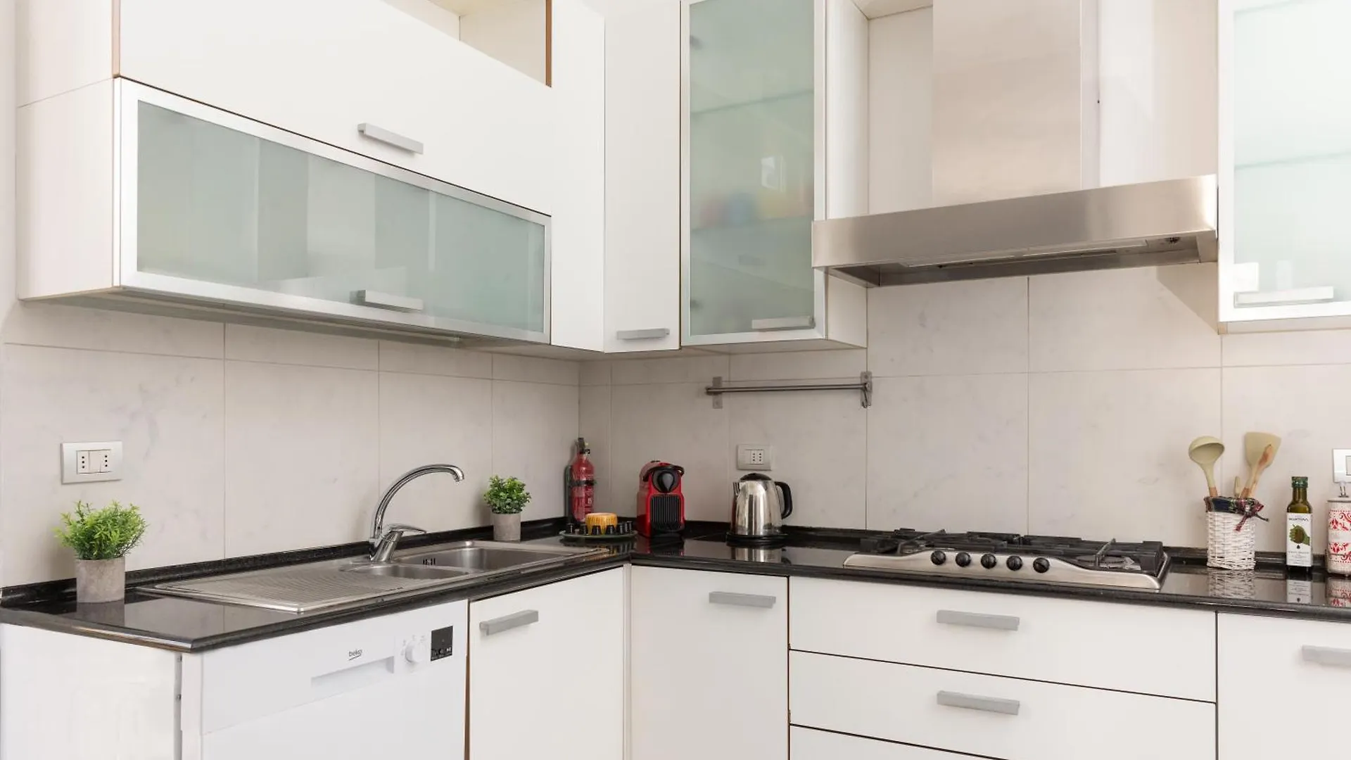 Free Parking Exclusive Apartment Magritte Style Μιλάνο 0*,  Ιταλία