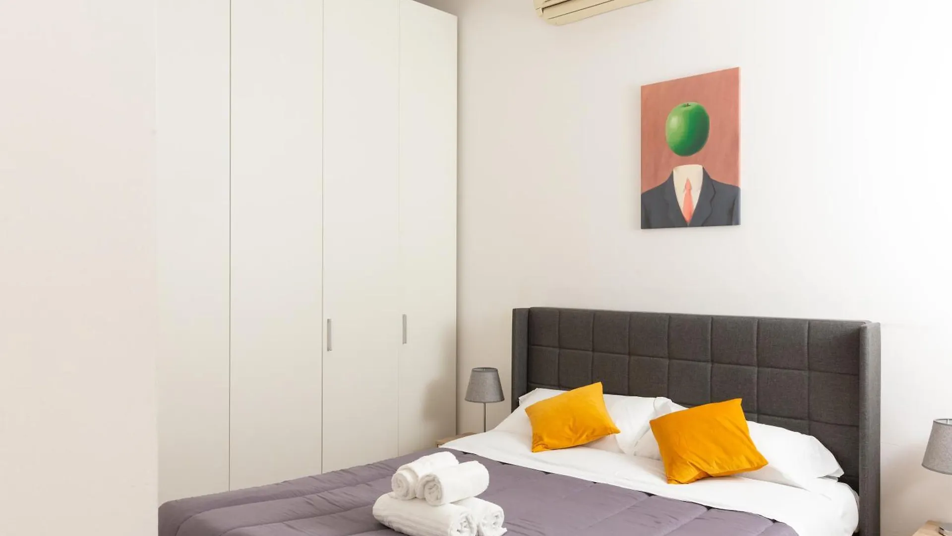 Free Parking Exclusive Apartment Magritte Style Μιλάνο
